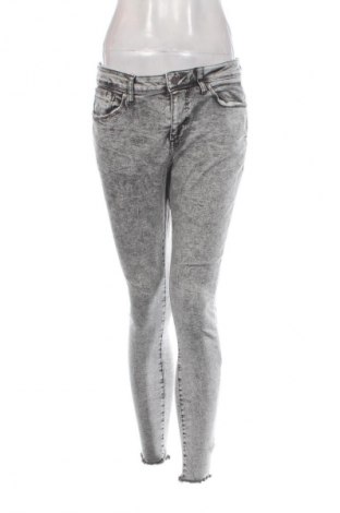 Női farmernadrág Bershka, Méret XL, Szín Fekete, Ár 5 129 Ft