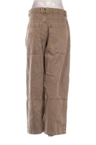 Γυναικείο Τζίν Bershka, Μέγεθος M, Χρώμα  Μπέζ, Τιμή 15,99 €