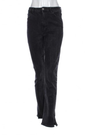 Dámske džínsy  Bershka, Veľkosť M, Farba Čierna, Cena  11,95 €, #135570086