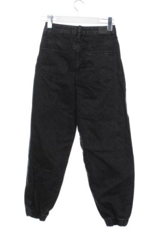 Damskie jeansy Bershka, Rozmiar XS, Kolor Czarny, Cena 43,99 zł