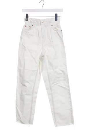 Dámské džíny  Bershka, Velikost XS, Barva Bílá, Cena  429,00 Kč