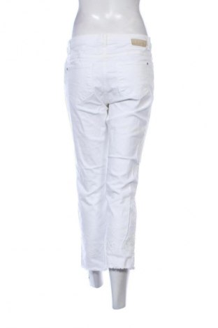 Damen Jeans Betty Barclay, Größe L, Farbe Weiß, Preis 19,99 €
