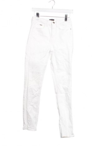 Γυναικείο Τζίν C&A, Μέγεθος XS, Χρώμα Λευκό, Τιμή 6,99 €