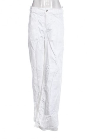 Damskie jeansy C.O.J., Rozmiar M, Kolor Biały, Cena 53,99 zł