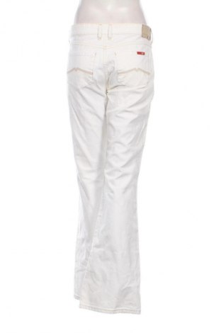 Γυναικείο Τζίν Mustang, Μέγεθος XL, Χρώμα Λευκό, Τιμή 17,99 €