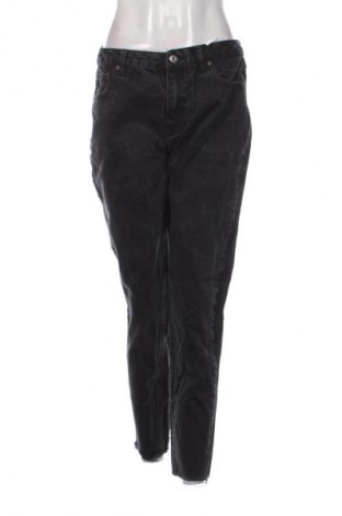 Damskie jeansy Pull&Bear, Rozmiar L, Kolor Czarny, Cena 52,99 zł