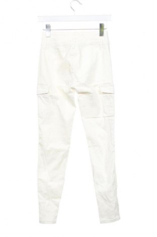 Дамски дънки SHEIN, Размер M, Цвят Бял, Цена 15,00 €