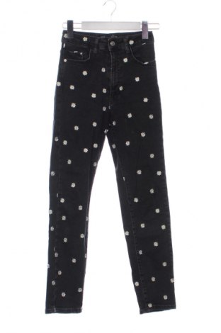 Damskie jeansy Stradivarius, Rozmiar XXS, Kolor Kolorowy, Cena 80,38 zł