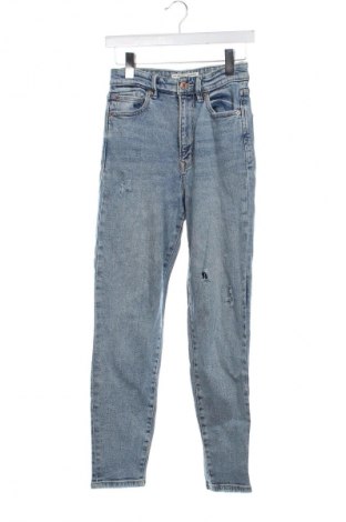 Дамски дънки Stradivarius, Размер S, Цвят Син, Цена 7,15 €