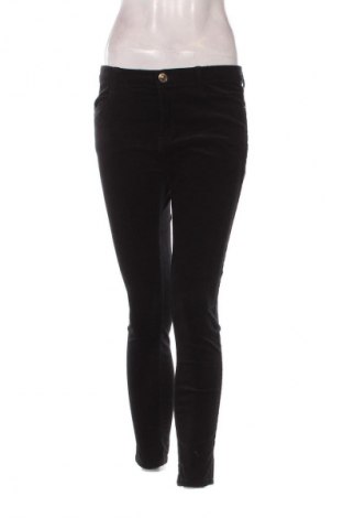 Дамски джинси Stradivarius, Размер L, Цвят Черен, Цена 5,62 €