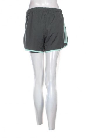 Γυναικείο κοντό παντελόνι Adidas, Μέγεθος M, Χρώμα Πράσινο, Τιμή 13,99 €