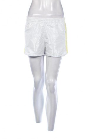 Γυναικείο κοντό παντελόνι Adidas Originals, Μέγεθος M, Χρώμα Πολύχρωμο, Τιμή 17,00 €