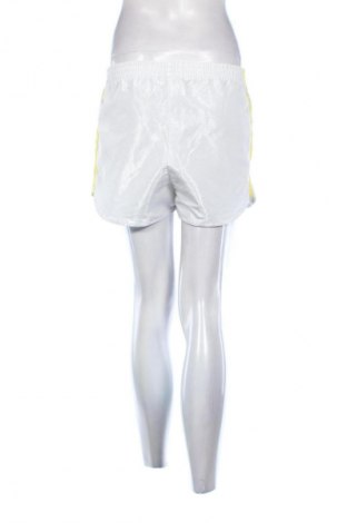 Γυναικείο κοντό παντελόνι Adidas Originals, Μέγεθος M, Χρώμα Πολύχρωμο, Τιμή 17,00 €