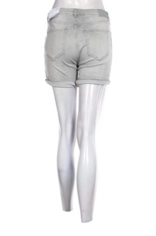Дамски къс панталон Amisu, Размер S, Цвят Сив, Цена 7,15 €