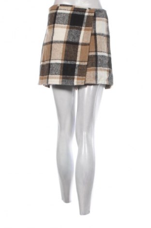 Γυναικείο κοντό παντελόνι CVG, Μέγεθος S, Χρώμα Πολύχρωμο, Τιμή 6,99 €