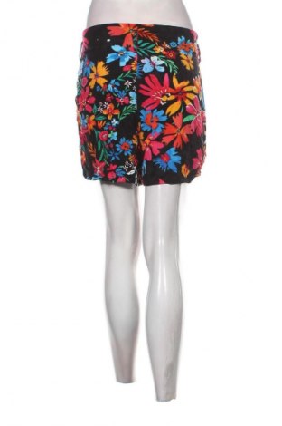 Dámské kraťasy  Desigual, Velikost L, Barva Vícebarevné, Cena  479,00 Kč