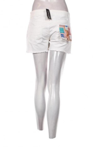 Női rövidnadrág Esmara, Méret L, Szín Fehér, Ár 4 719 Ft