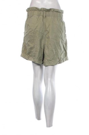 Pantaloni scurți de femei H&M, Mărime XL, Culoare Verde, Preț 37,99 Lei