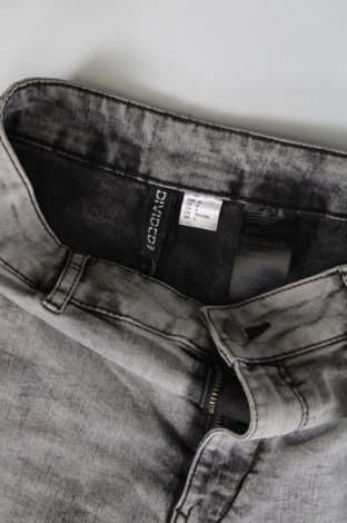 Dámské kraťasy  H&M Divided, Velikost S, Barva Šedá, Cena  179,00 Kč