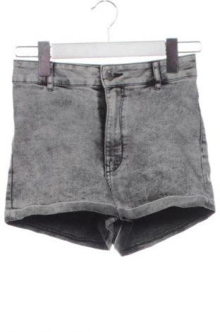 Dámské kraťasy  H&M Divided, Velikost S, Barva Šedá, Cena  179,00 Kč