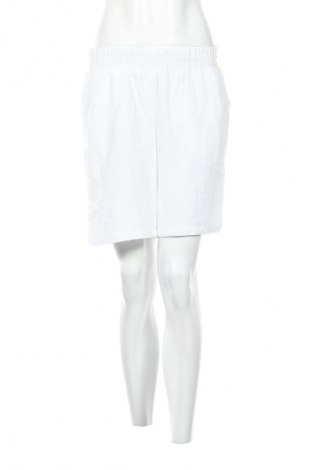 Γυναικείο κοντό παντελόνι Infinity, Μέγεθος M, Χρώμα Λευκό, Τιμή 1,99 €