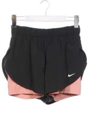 Dámske kraťasy  Nike, Veľkosť XS, Farba Viacfarebná, Cena  15,95 €