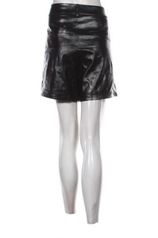 Dámské kraťasy  ONLY, Velikost L, Barva Černá, Cena  559,00 Kč