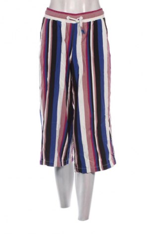 Дамски къс панталон S.Oliver, Размер L, Цвят Многоцветен, Цена 17,89 €