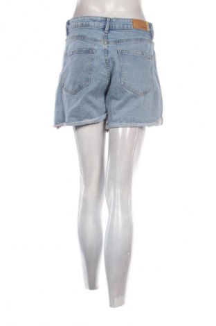Γυναικείο κοντό παντελόνι Stradivarius, Μέγεθος M, Χρώμα Μπλέ, Τιμή 7,99 €