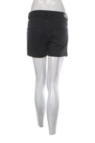 Дамски къс панталон Vero Moda, Размер L, Цвят Черен, Цена 6,13 €