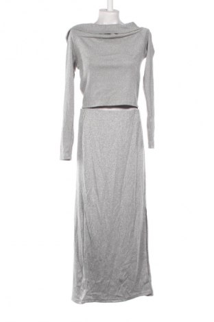 Dámský kostým   Sinsay, Velikost L, Barva Stříbrná, Cena  1 879,00 Kč