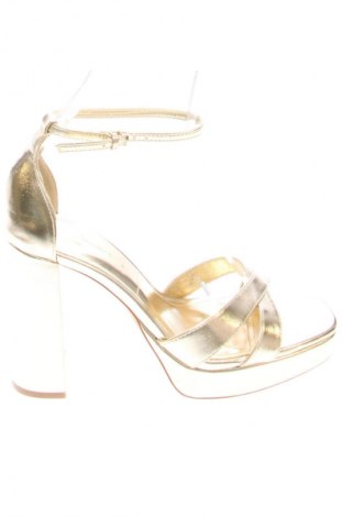 Obuwie damskie Pull&Bear, Rozmiar 40, Kolor Złocisty, Cena 125,99 zł