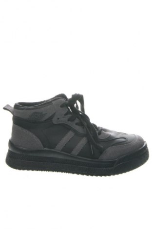 Obuwie damskie Tendenz, Rozmiar 40, Kolor Czarny, Cena 171,99 zł