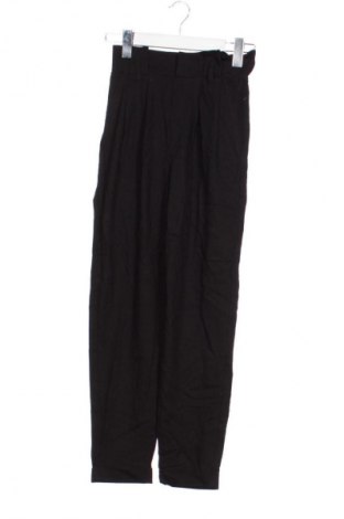 Γυναικείο παντελόνι Bershka, Μέγεθος XS, Χρώμα Μαύρο, Τιμή 7,99 €