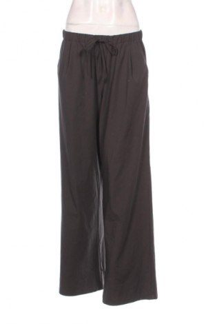 Damenhose Bershka, Größe XL, Farbe Grau, Preis 10,99 €