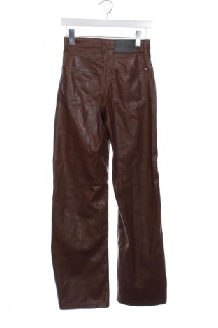 Damskie spodnie Bershka, Rozmiar XS, Kolor Brązowy, Cena 41,99 zł