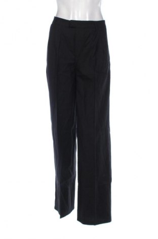 Γυναικείο παντελόνι Bershka, Μέγεθος S, Χρώμα Μαύρο, Τιμή 24,55 €