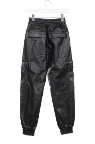 Dámské kalhoty  Bershka, Velikost XS, Barva Černá, Cena  425,00 Kč