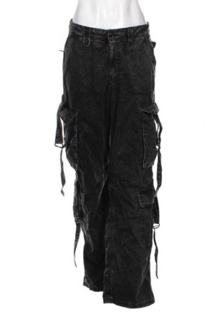 Dámské kalhoty  Bershka, Velikost M, Barva Šedá, Cena  249,00 Kč