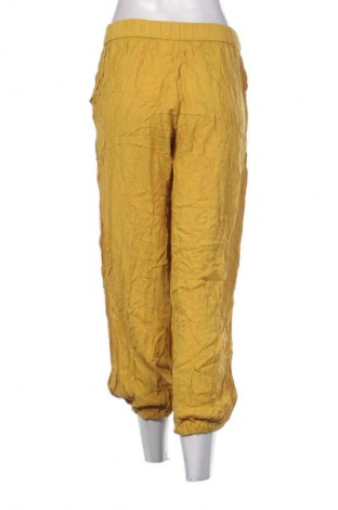 Γυναικείο παντελόνι Body Flirt, Μέγεθος M, Χρώμα Κίτρινο, Τιμή 11,99 €