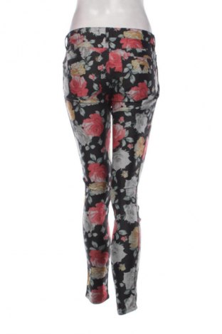 Dámské kalhoty  Guess, Velikost M, Barva Vícebarevné, Cena  1 079,00 Kč