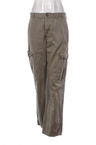 Γυναικείο παντελόνι Stradivarius, Μέγεθος M, Χρώμα Πράσινο, Τιμή 11,99 €