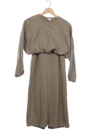 Γυναικείο αθλητικό σύνολο Pull&Bear, Μέγεθος S, Χρώμα Πράσινο, Τιμή 35,00 €