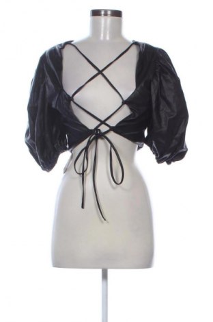 Γυναικείο δερμάτινο μπουφάν Bershka, Μέγεθος L, Χρώμα Μαύρο, Τιμή 28,99 €