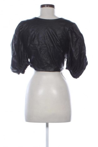 Γυναικείο δερμάτινο μπουφάν Bershka, Μέγεθος L, Χρώμα Μαύρο, Τιμή 28,99 €