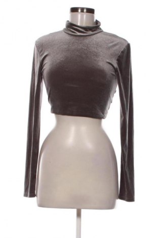 Дамско полo Fb Sister, Размер L, Цвят Сребрист, Цена 5,62 €