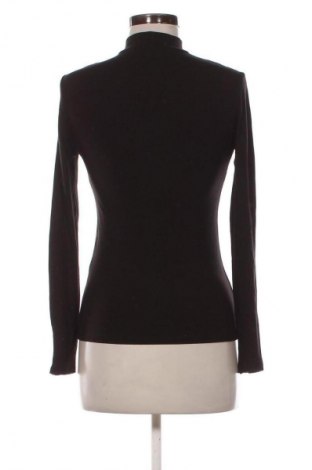 Γυναικείο ζιβάγκο Stradivarius, Μέγεθος M, Χρώμα Μαύρο, Τιμή 11,99 €