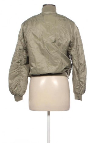 Дамско яке Bershka, Размер XS, Цвят Зелен, Цена 6,13 €