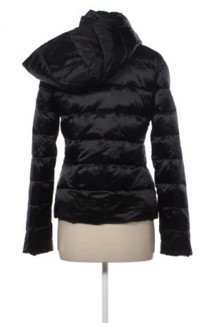 Γυναικείο μπουφάν Guess, Μέγεθος M, Χρώμα Μαύρο, Τιμή 61,99 €