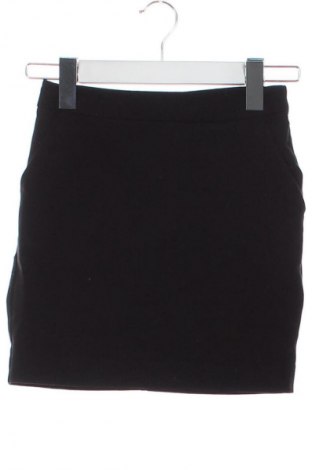 Детска пола New Look, Размер 8-9y/ 134-140 см, Цвят Черен, Цена 4,60 €